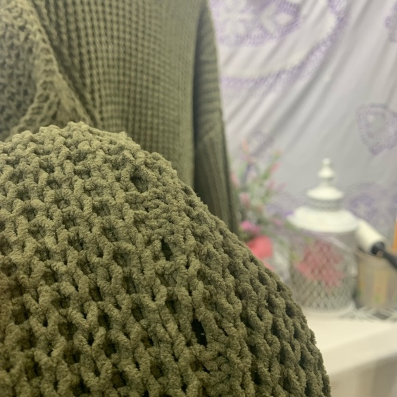 SO Army Green Sweater size XL - Picture 5 of 5